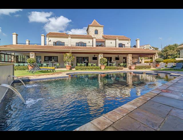 3 BEDROOM SECTIONAL TITLE RENTED IN LONEHILL